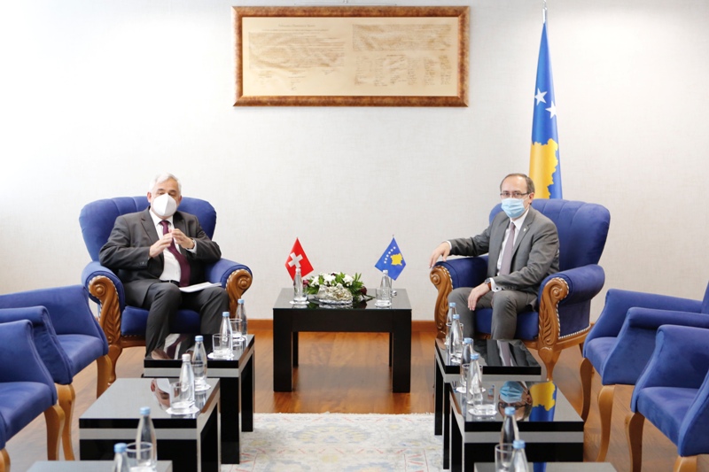 Happy Death jaw You're welcome Kryeministri Hoti priti Ambasadorin e Zvicrës në Kosovë, Jean-Hubert Lebet  – Ekonomia Online