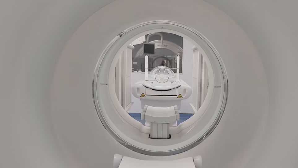 QKUK ja siguron skanerin PET CT  por jo edhe shërbime të menjëhershme