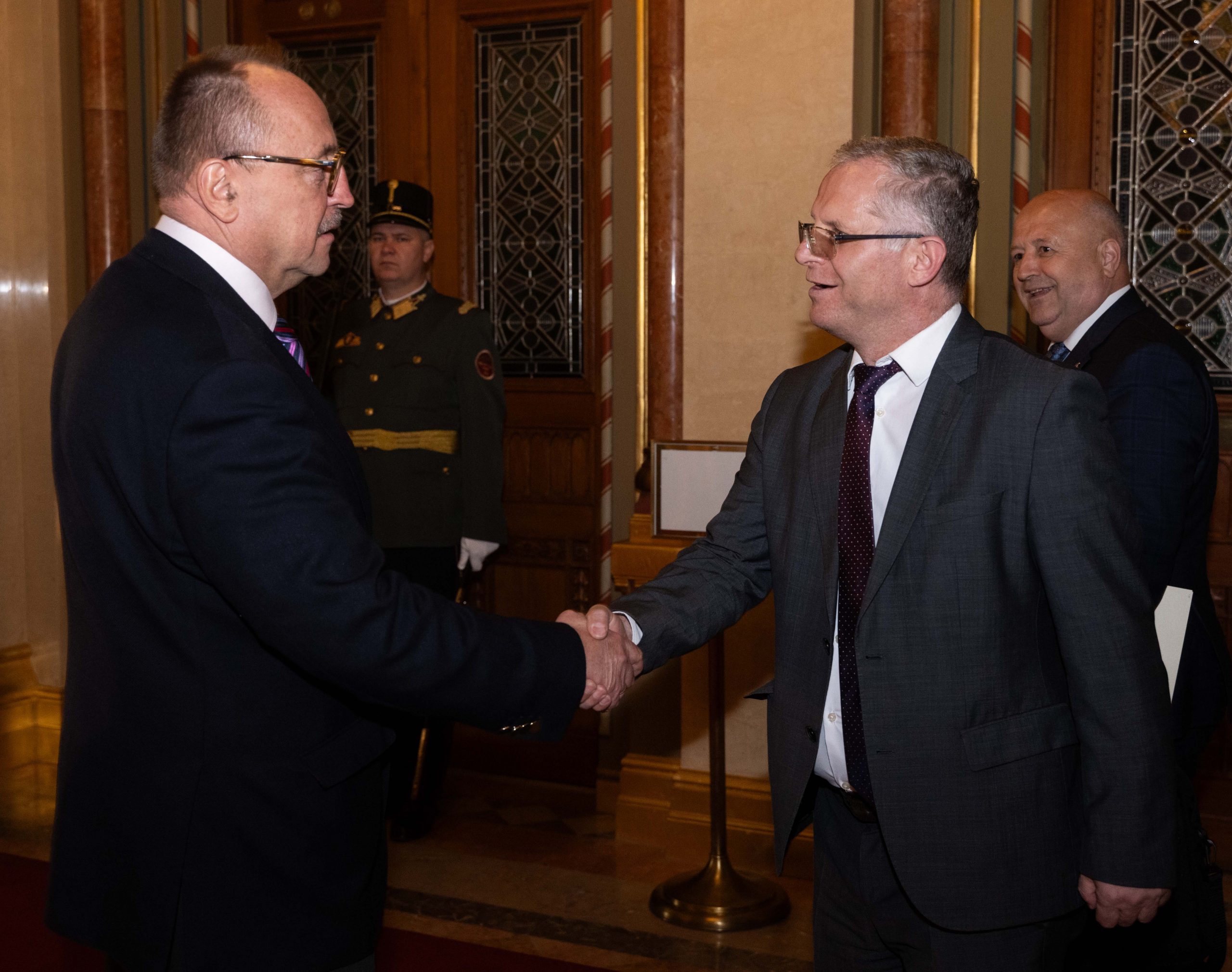 Zëvendëskryeministri Bislimi takon kryetarin e Komitetit për Punë të Jashtme të Hungarisë  Zsolt Nemeth