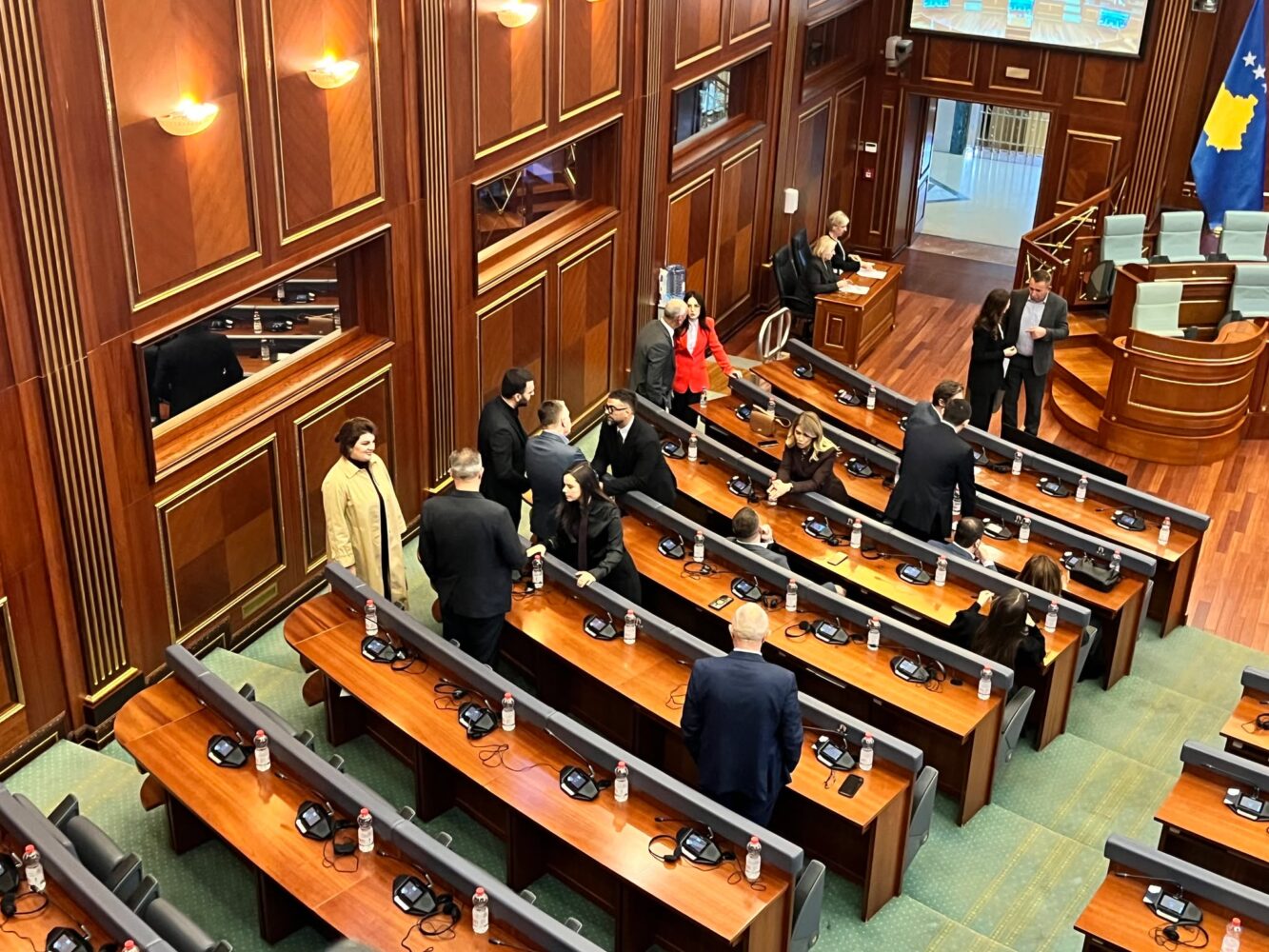 Limaj e PDK shkojnë në Kuvend