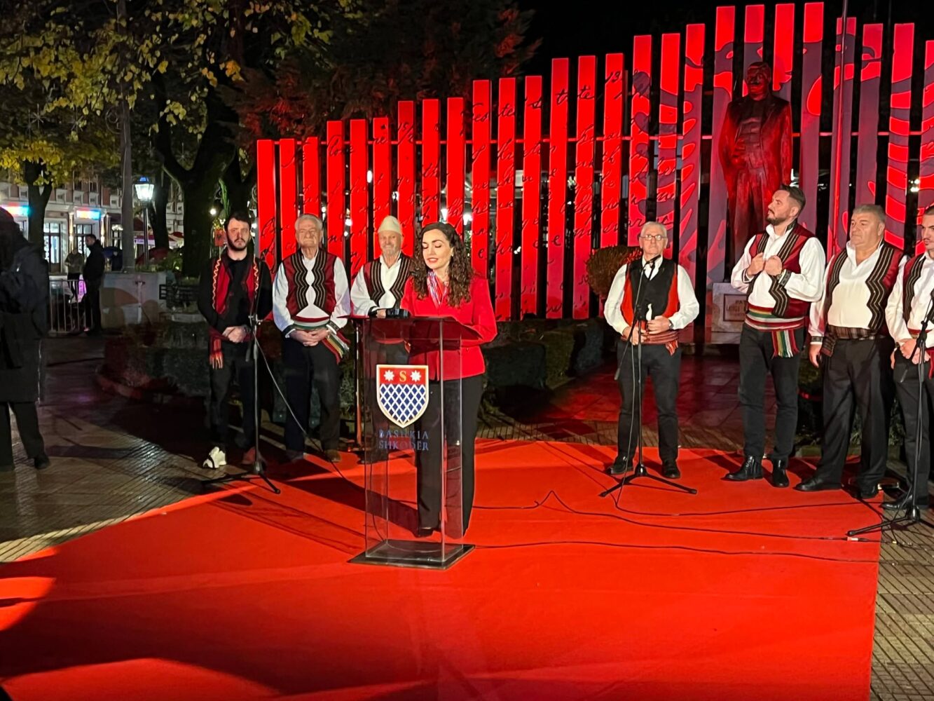 Osmani merr pjesë në  Sofrën Shqiptare  në Shkodër në kuadër të festimeve të 28 Nëntorit