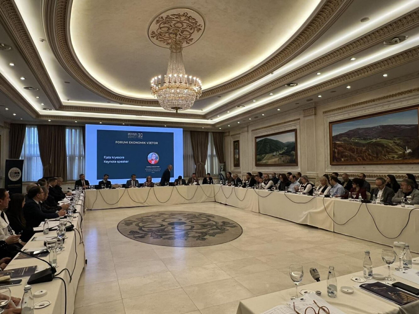 eksportet-bizneset-dhe-kriza-institucionale-temat-qendrore-te-raportit-te-riinvestit-2025