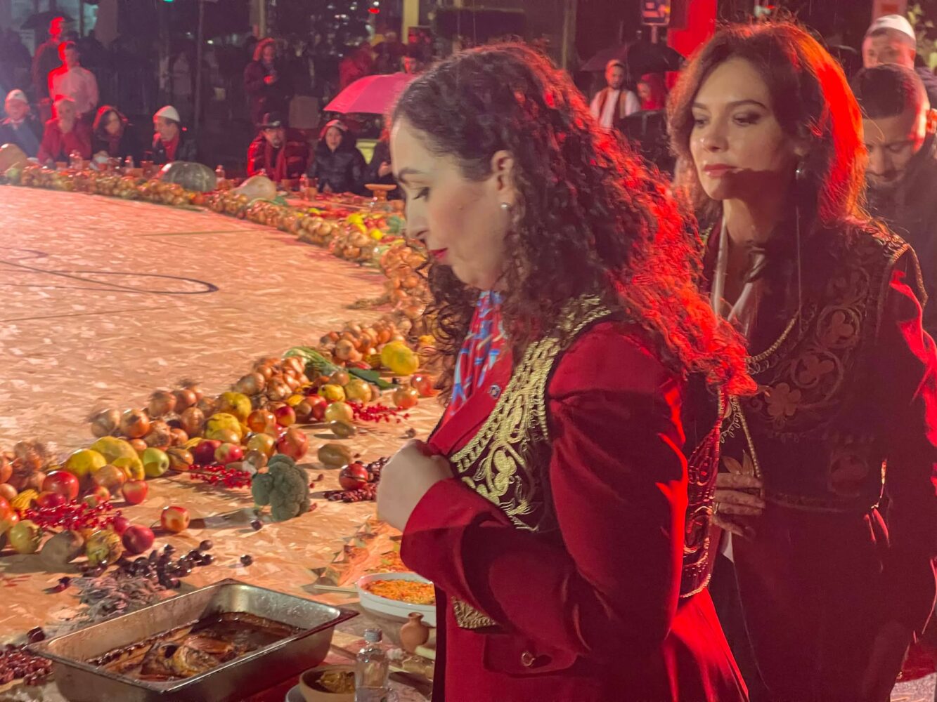 Vjosa Osmani në Sofrën Shqiptare në Shkodër për 28 Nëntorin