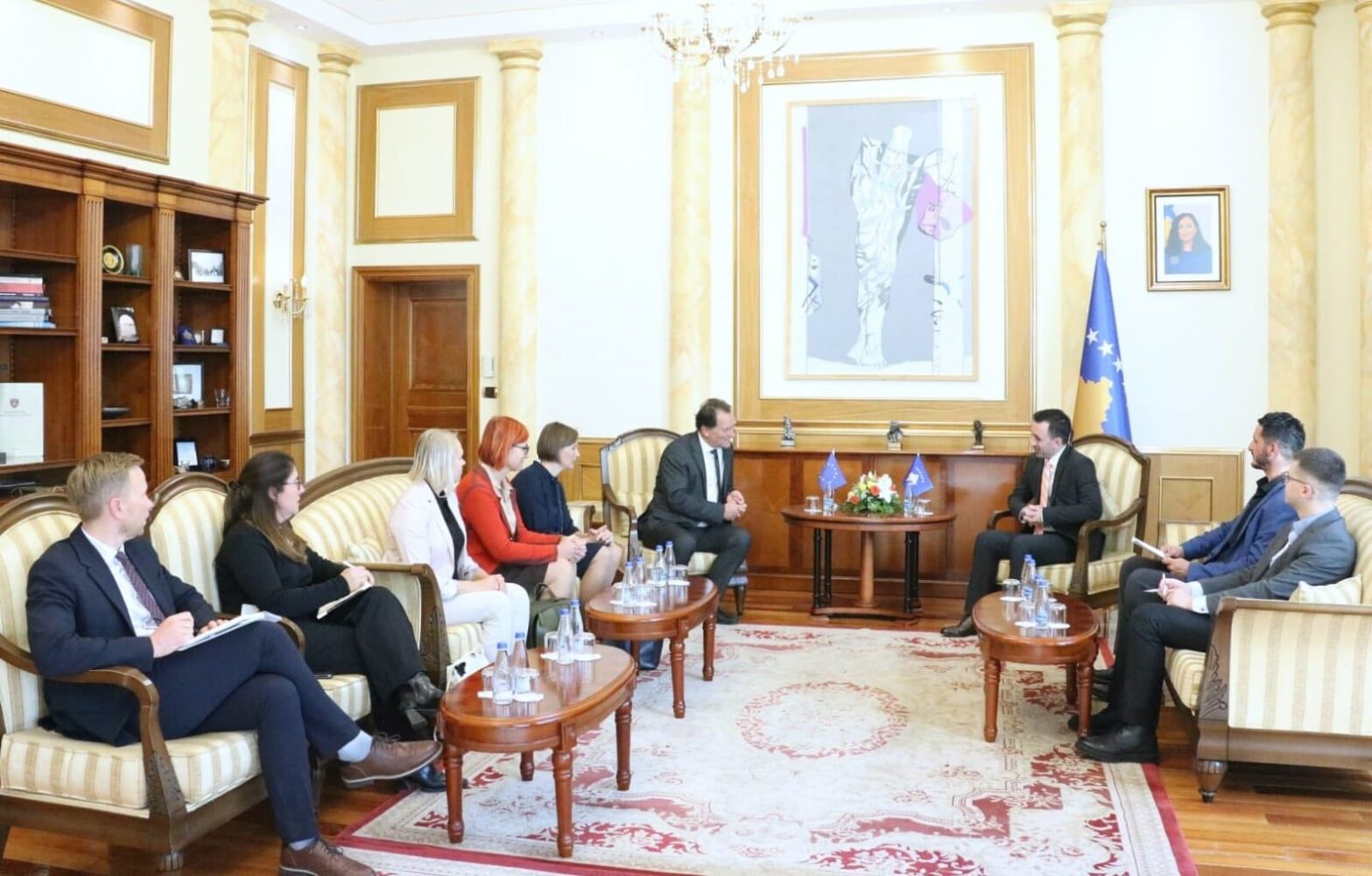 Basha takon përfaqësuesin e Komisionit Evropian  diskuton për buxhetin dhe Marrëveshjen për Planin e Rritjes