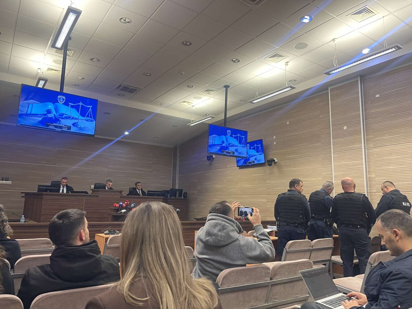 Publiku përjashtohet përkohësisht nga seanca ndaj të akuzuarve për spiunazh Shabani e Qerimi