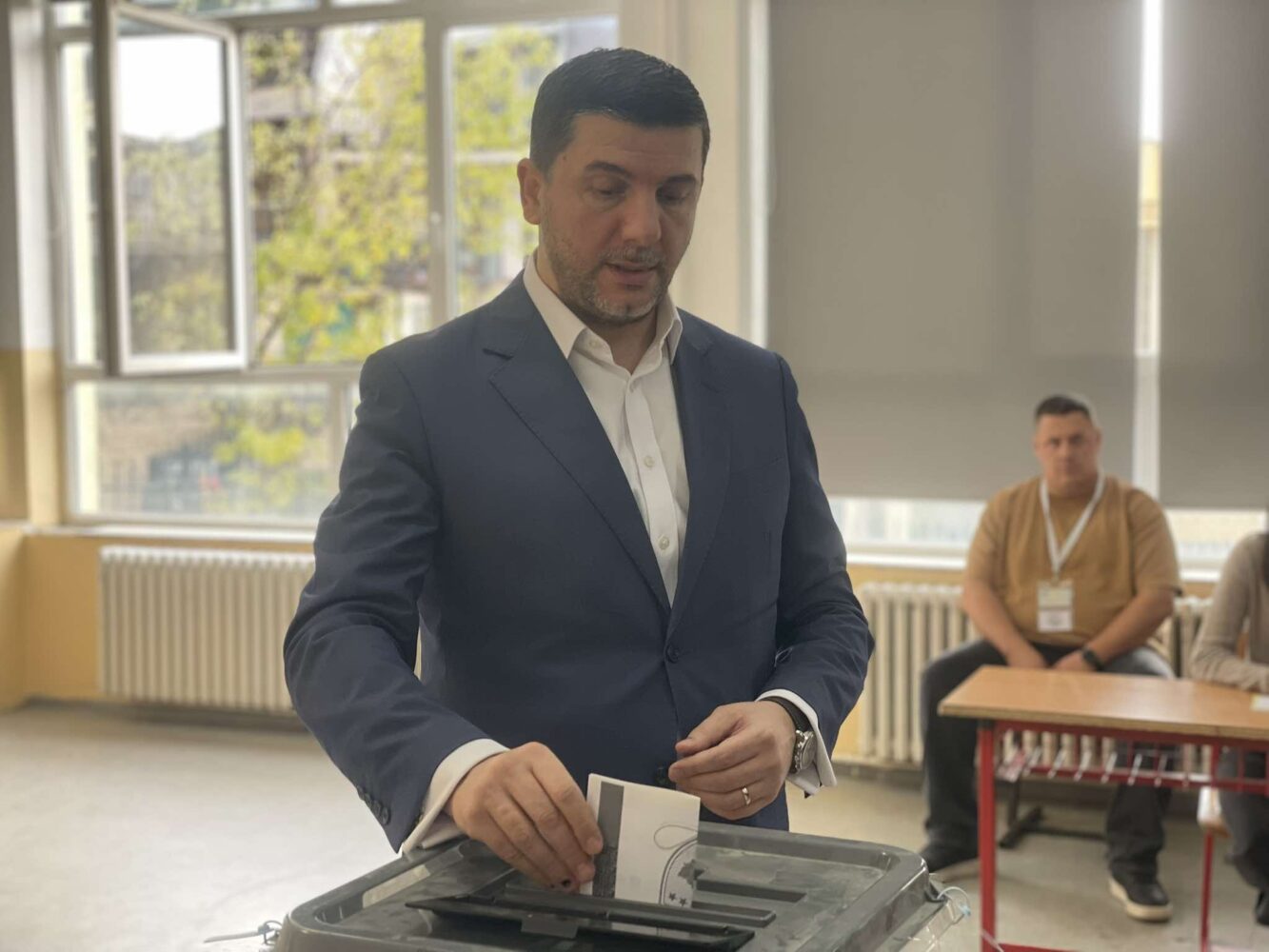Krasniqi u bën thirrje qytetarëve për të ushtruar të drejtën e votës  Ditë e mirë për komunat dhe për Kosovën