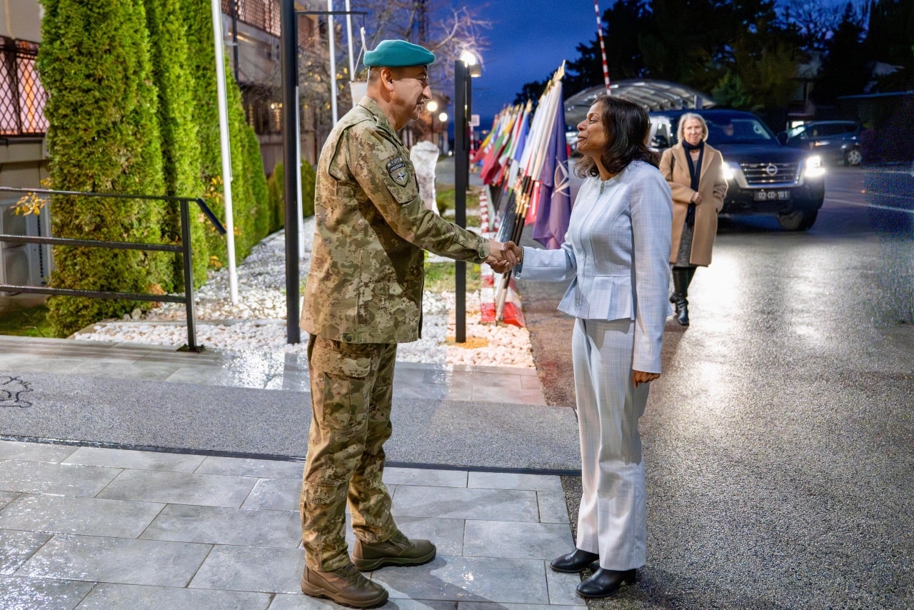 Ulutas pret në takim Prattipatin  vlerësohet kontributi i SHBA së për sigurinë në rajon  KFOR jep detaje