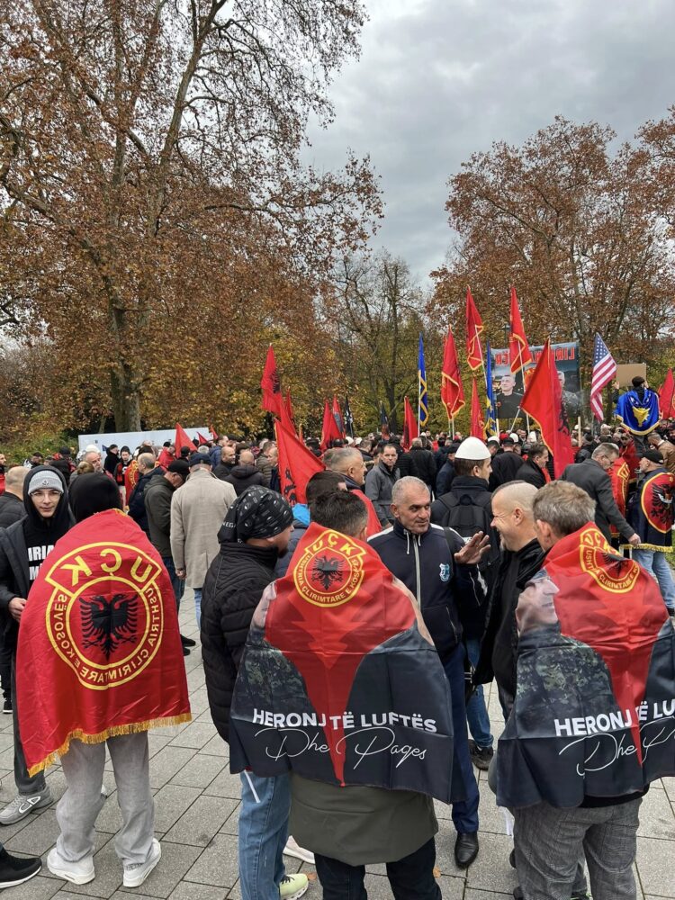 Drejtësi për çlirimtarët  shqiptarët gati për protestën në Strasburg