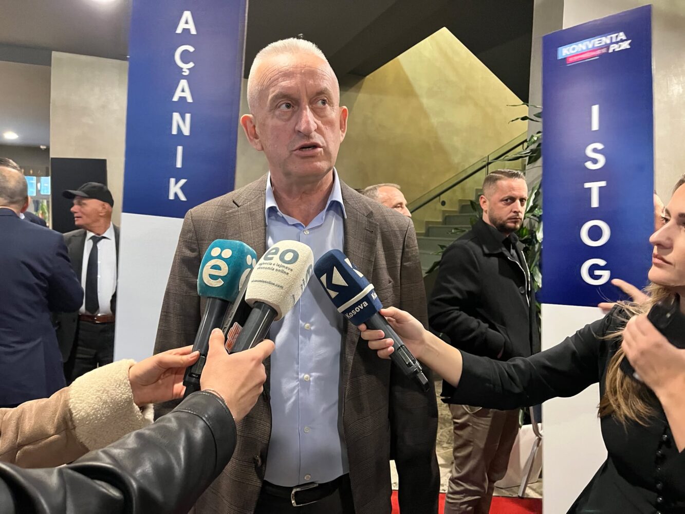 Qalaj  Hamza është njëri nga kandidatët më të suksesshëm të PDK së  respekt edhe për Hoxhajn