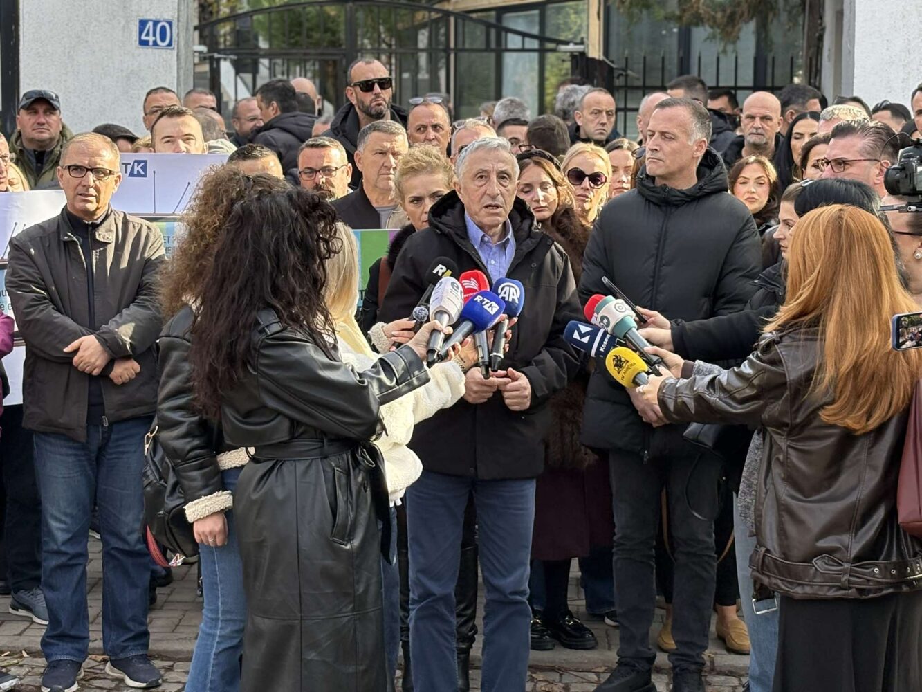  Të kërkosh pagë nuk është privilegj  por lutje për të jetuar   Jasharaj  Inati i qeverisë ndaj sindikatave po vazhdon edhe me punëtorët e RTK së