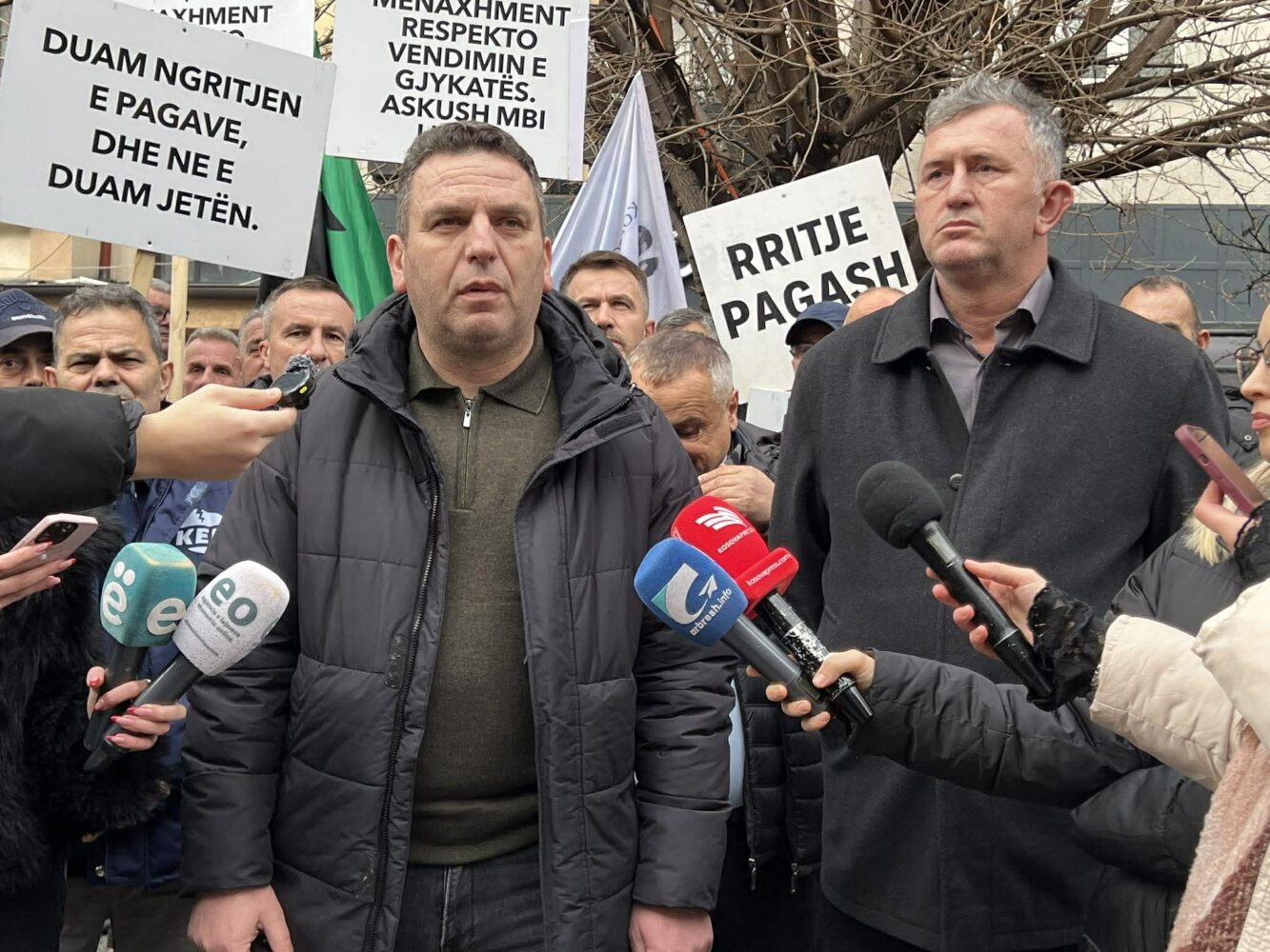 Punëtorët e KEK ut protestojnë  demantojnë deklaratën e Kryeshefit për pagat