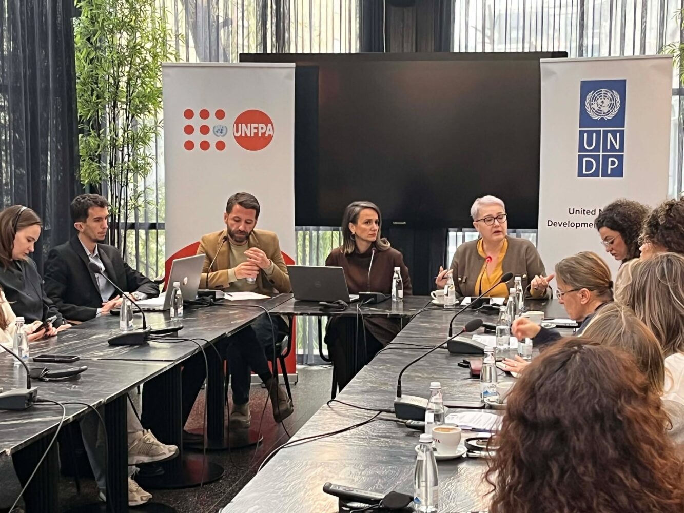 Dhuna digjitale ndaj grave po rritet dhe po i përjashton ato nga hapësira publike