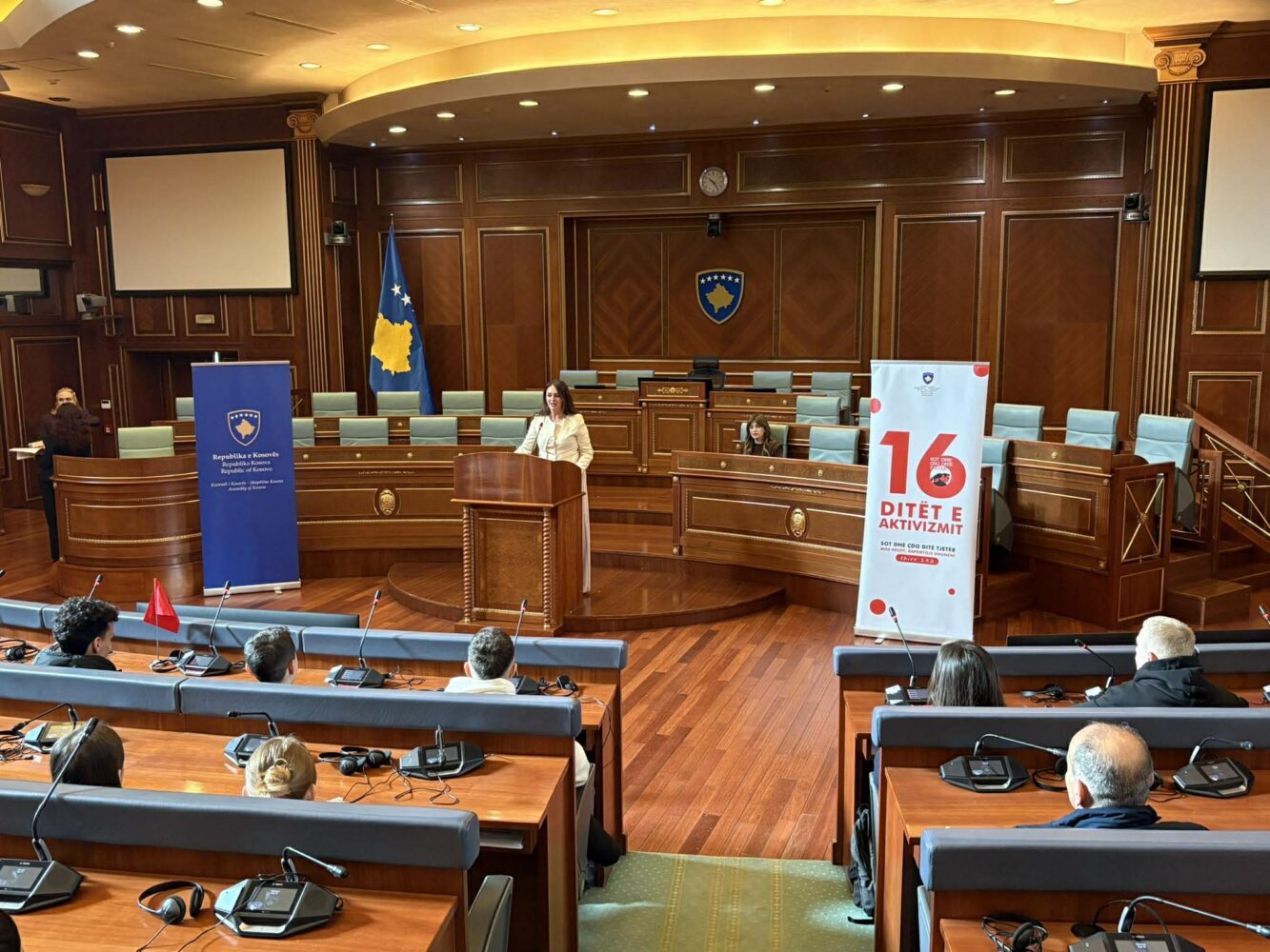 Haxhiu dhe Nagavci takojnë nxënësit  Roli i të rinjve kyç në luftën kundër dhunës me bazë gjinore