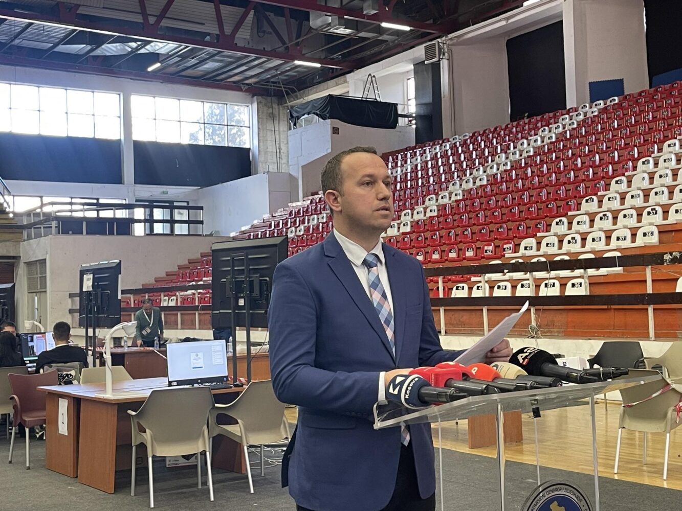 Elezi  Aktivitetet e numërimit janë përmbyllur në 27 komuna  numërimi vazhdon më 1 janar në 11 komuna