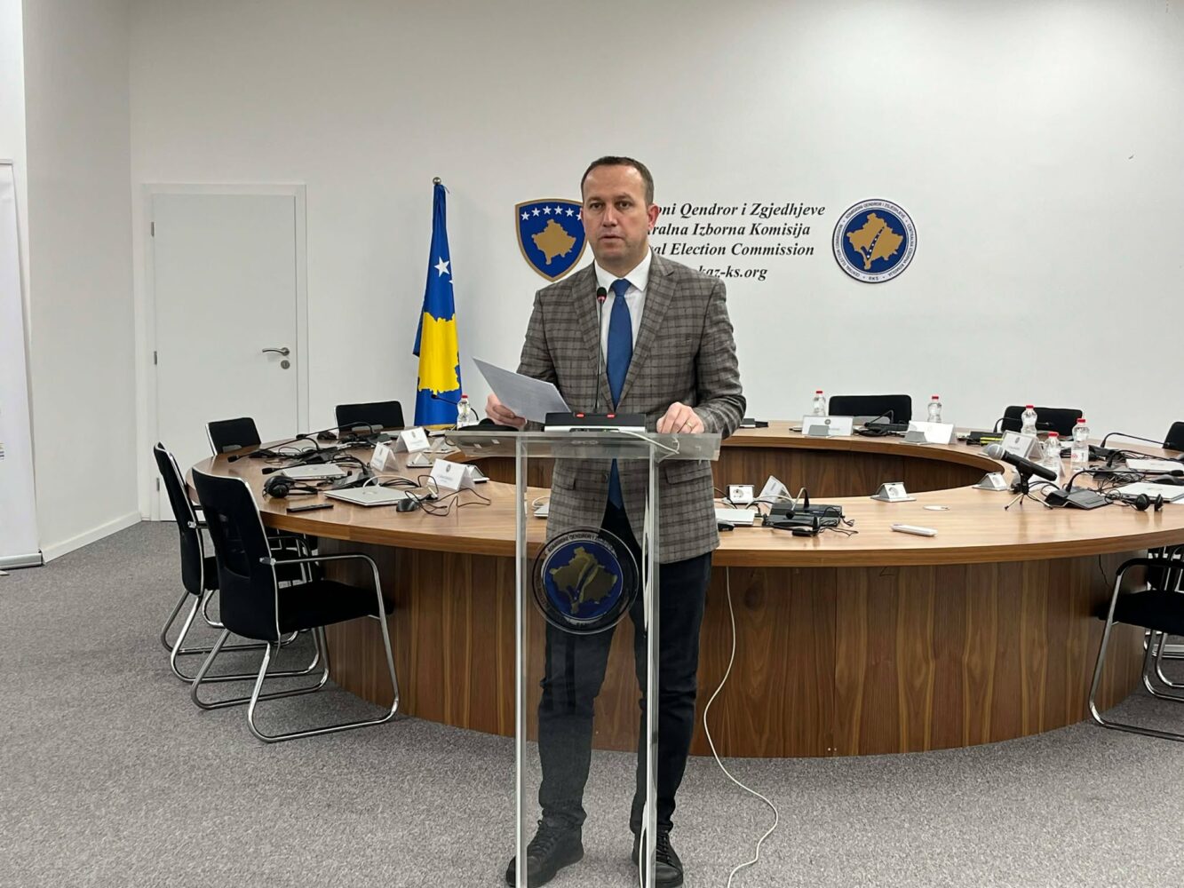 Elezi  Deri në ora 09 00 në 25 përfaqësi diplomatike votuan mbi një mijë votues