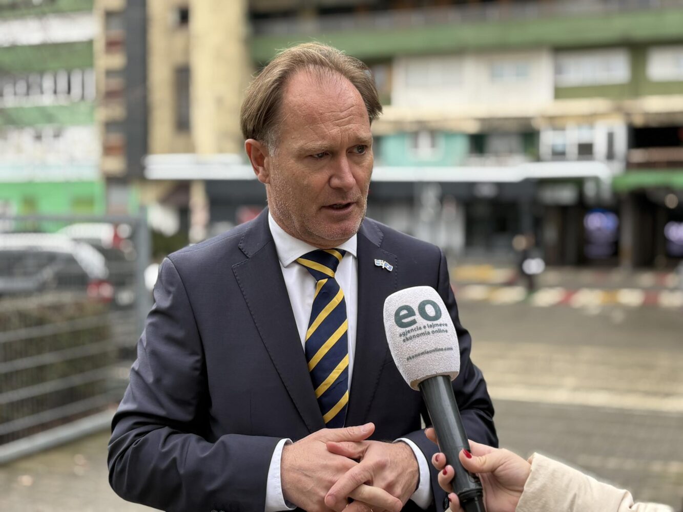 Ambasadori i Suedisë bën thirrje për formim të shpejtë të qeverisë  Marrëveshjet me Serbinë duhet të zbatohen