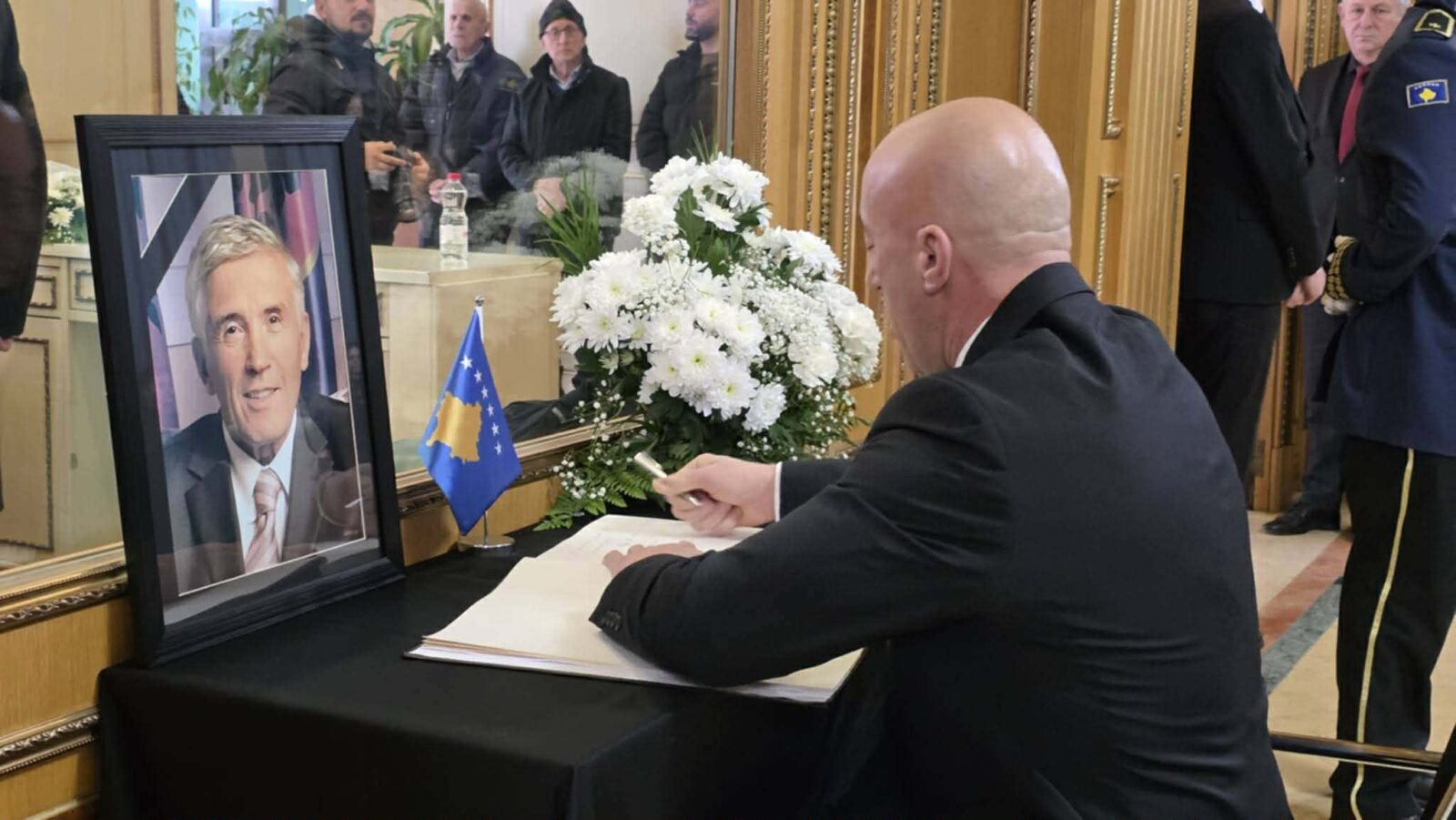 Haradinaj bën homazhe për ish kryeparlamentarin Daci