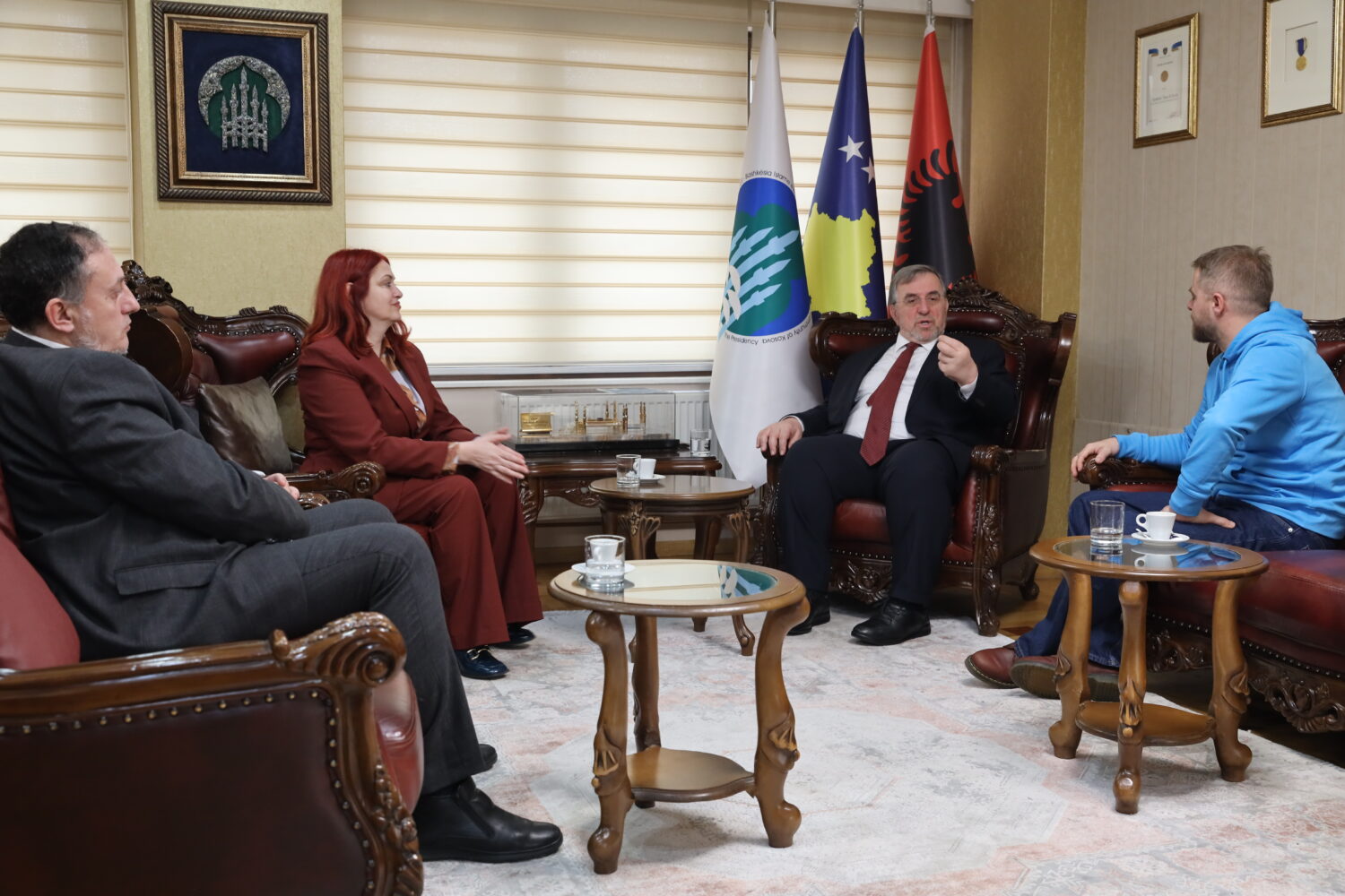 Kryemuftiu Naim Tërnava pret përfaqësuesit e  Liria ka Emër   BIK mbështet Marshin  Drejtësi  jo politikë  më 17 shkurt