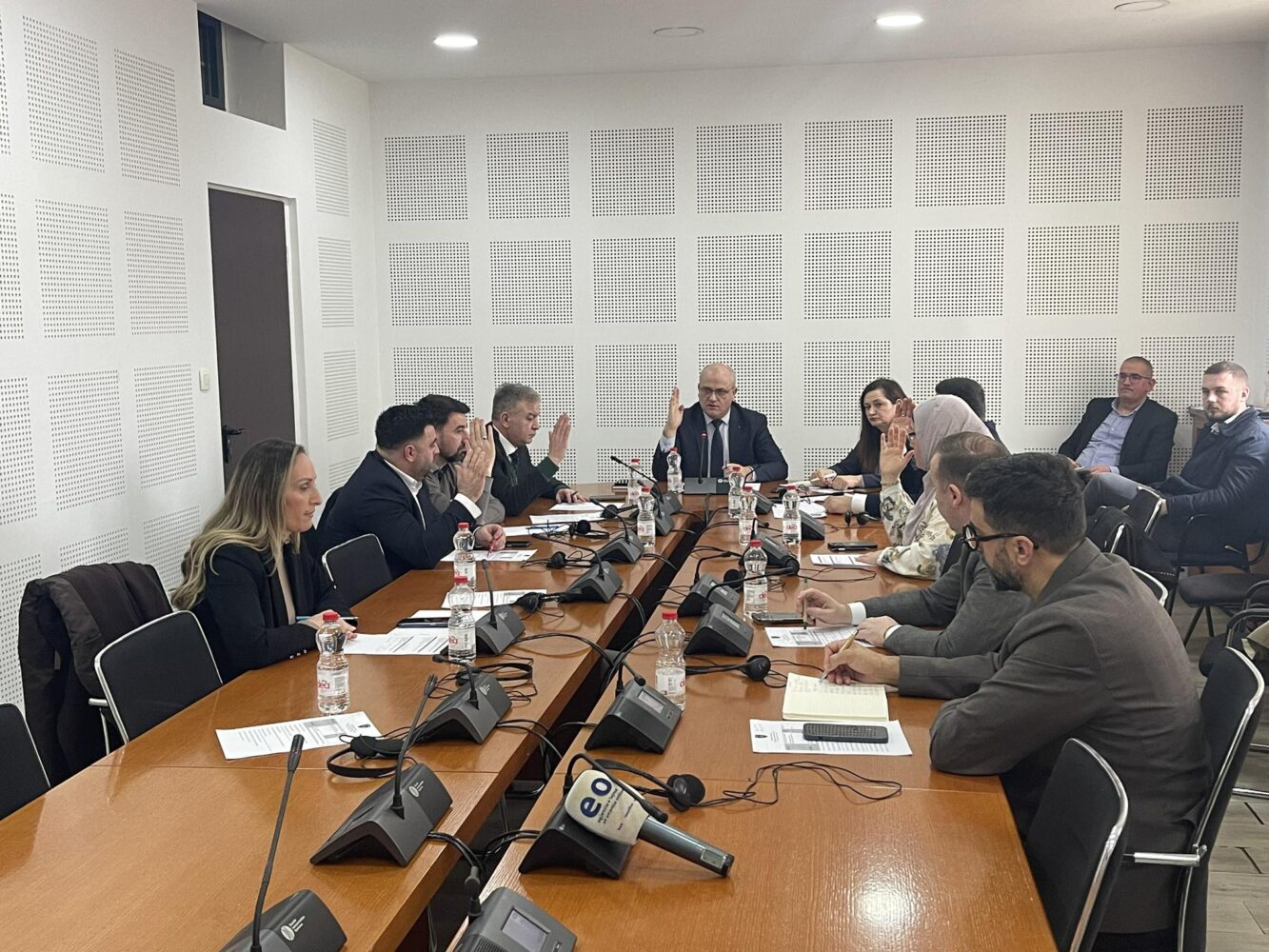 Mes kritikave Komisioni për Shëndetësi miraton projektbuxhetin