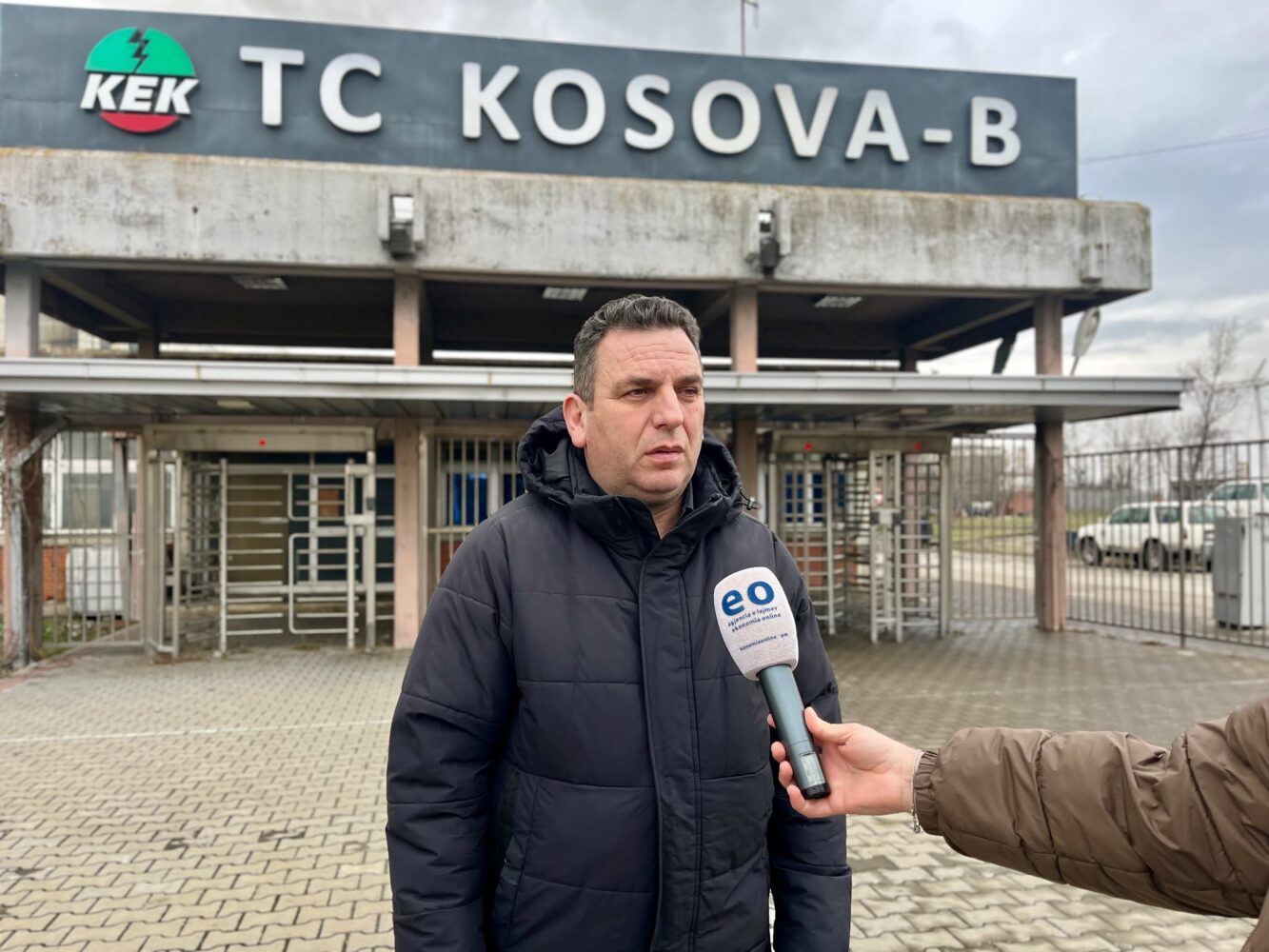 Punëtoret e KEK ut drejt grevës  Sindikata kërkon rritje pagash deri në fund të shkurtit