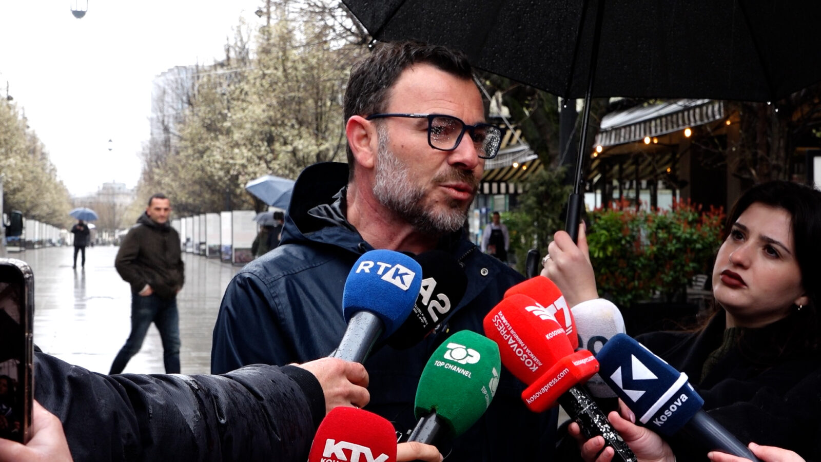 Komuna e Prishtinës largon ekspozitën për masakrat  Braha  Përmbajtje e pasaktë dhe e pavërtetë