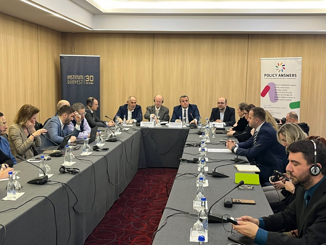 Lirimi i masave të BE së vlerësohet pozitiv në tryezën e Riinvest  Kosova përfiton miliona grante në investime