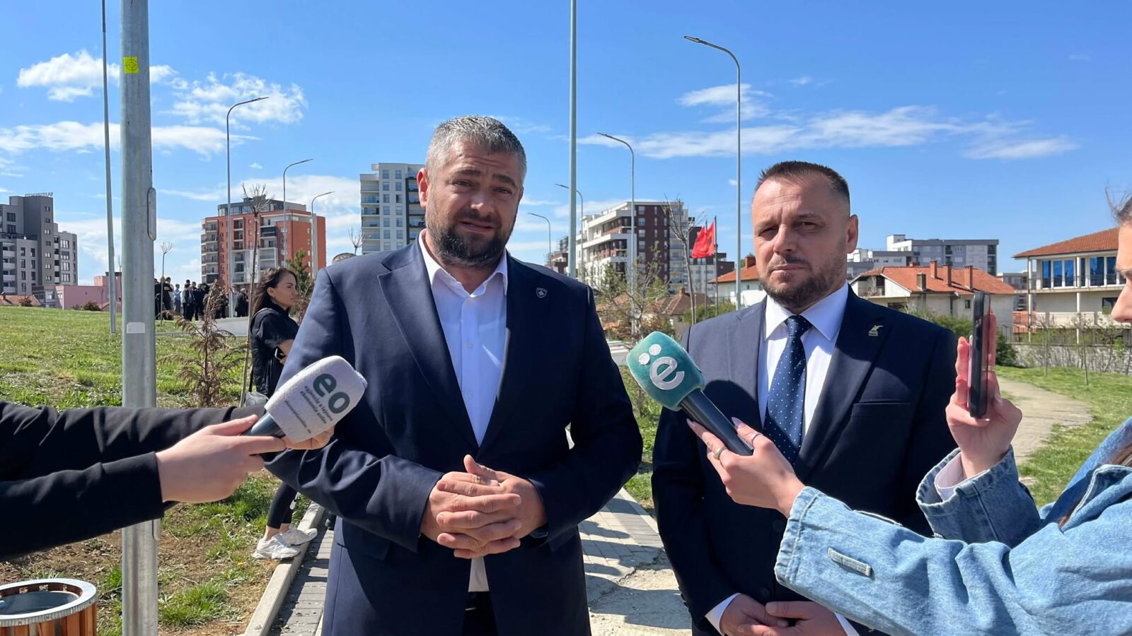 Hoti  Duhet të bëjmë padi ndaj Serbisë dhe të kërkojmë drejtësi për të rënët