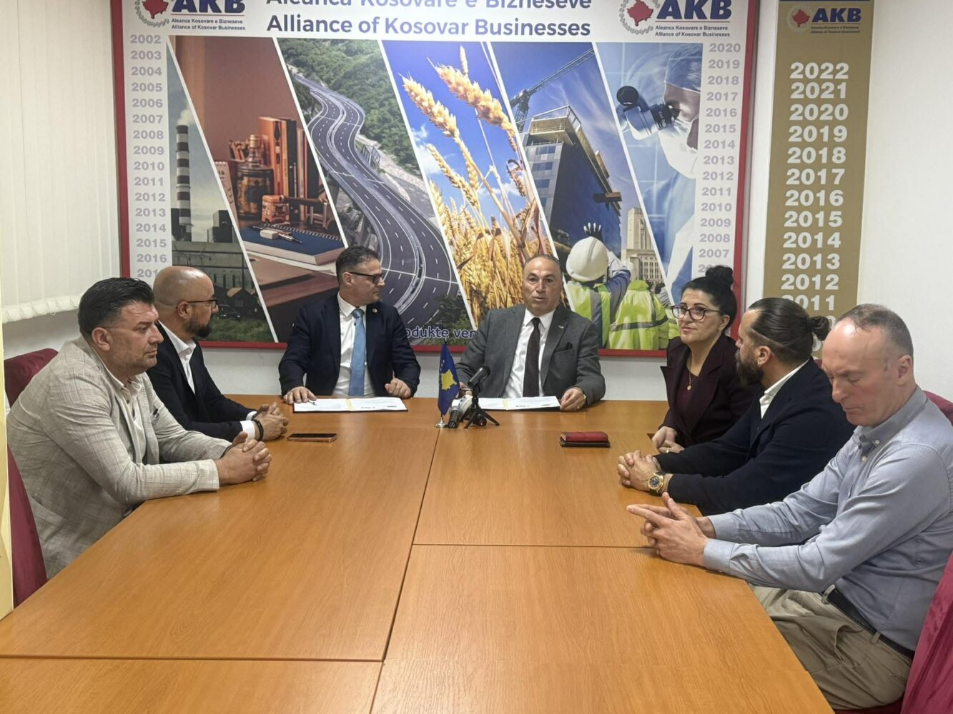 AKB dhe Rrjeti Global i Bizneseve nënshkruajnë marrëveshje bashkëpunimi