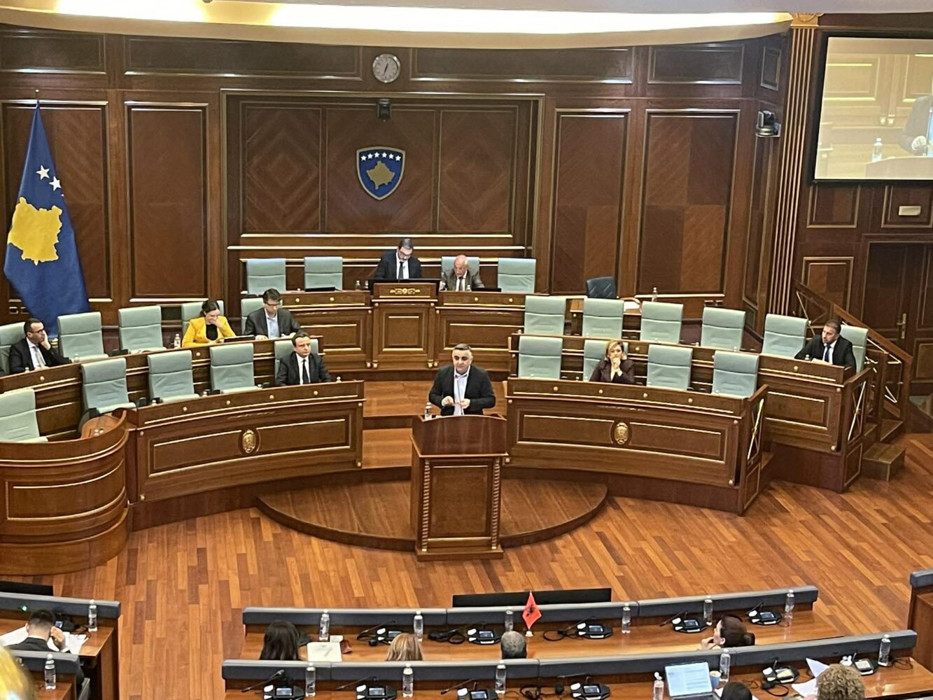 Tahiri për rritjen e çmimeve të naftës  Qeveria me përgjegjësi joserioze  qytetarët po mbajnë barrën e krizës