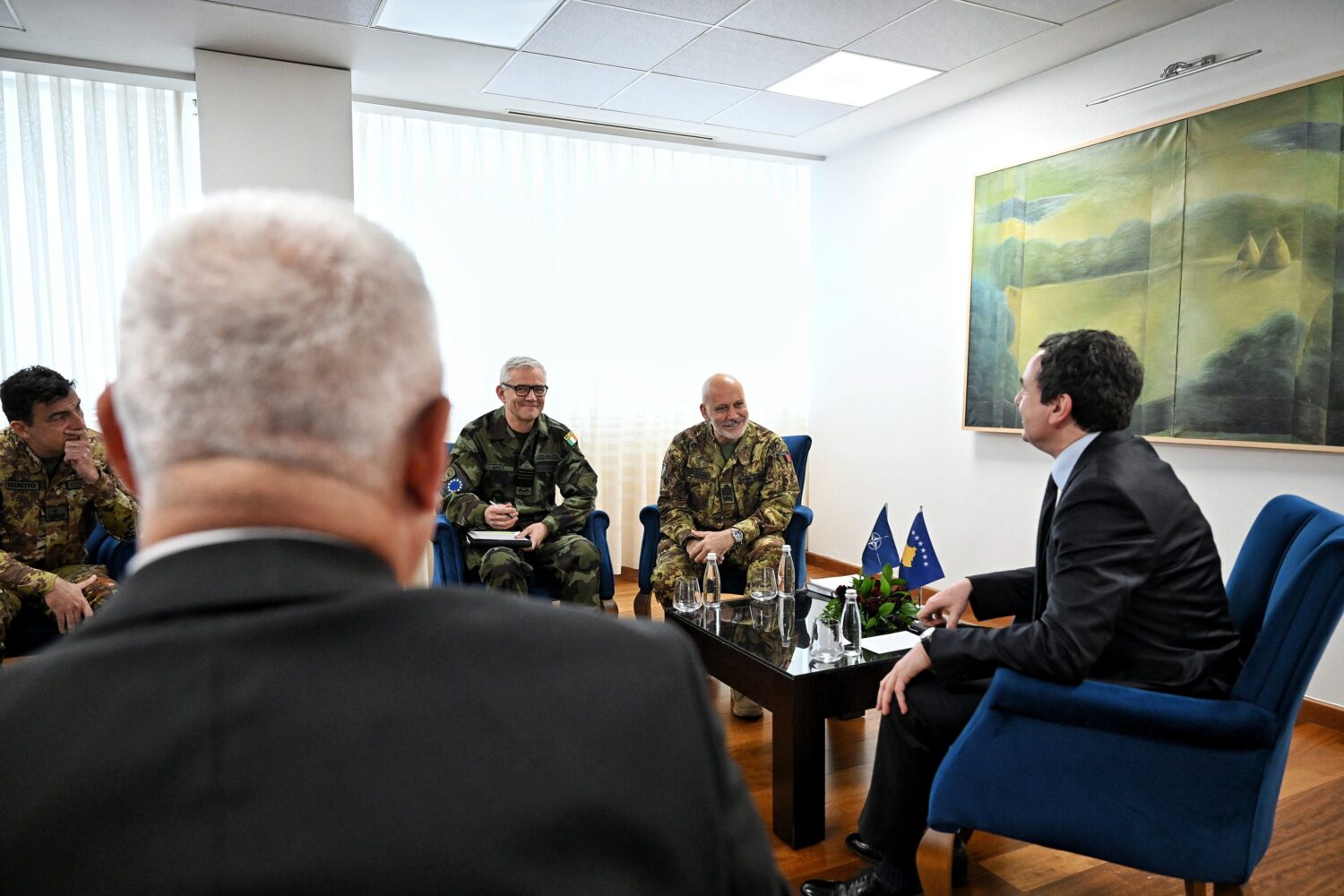 Kurti pret në takim delegacionin e Komitetit Ushtarak të NATO s  thotë se roli i KFOR it mbetet thelbësor