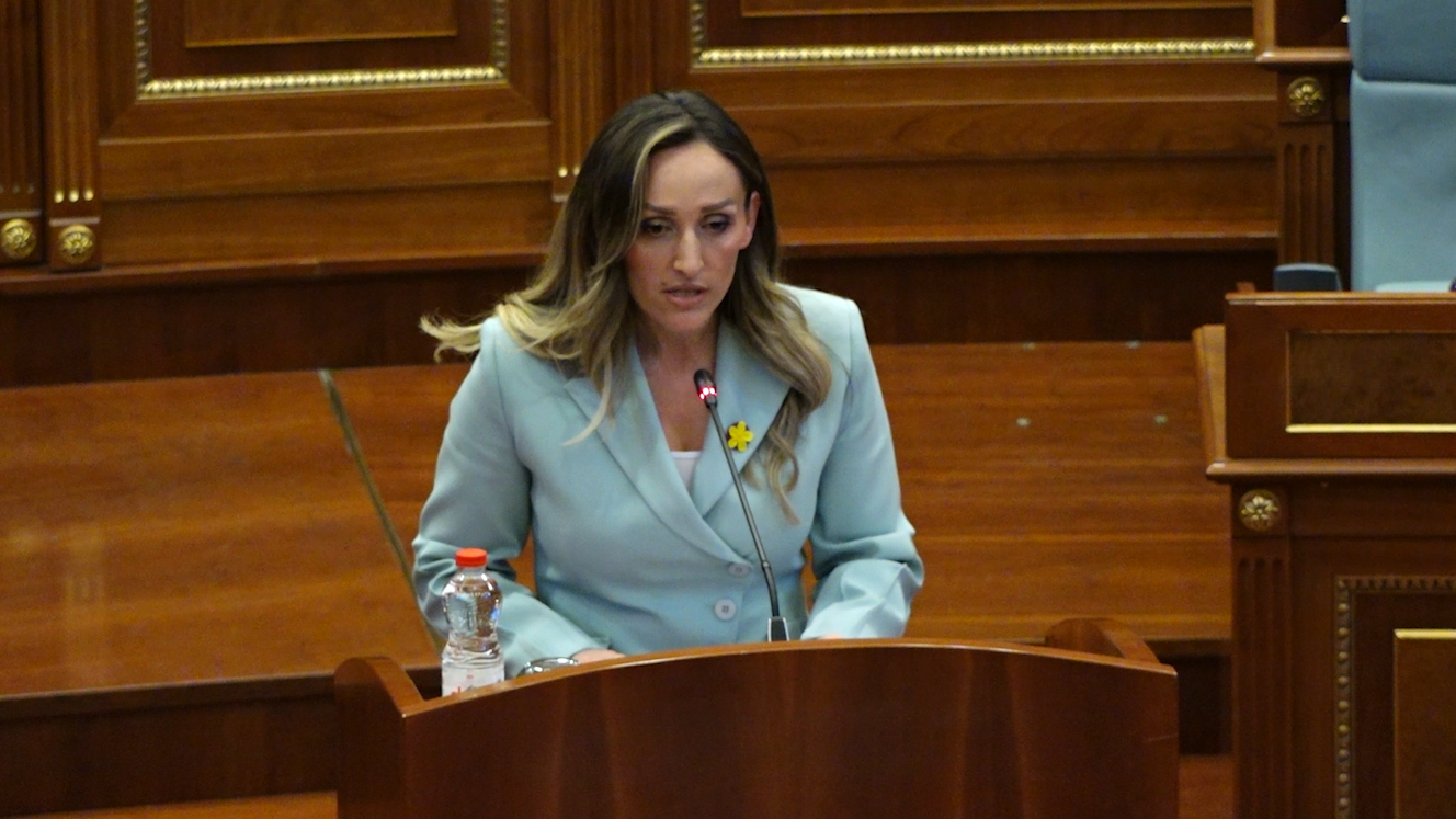 Bytyqi e AAK së kërkon të hiqen afatet për aplikim dhe të zgjidhet çështja e pensionit të dyfishtë për të mbijetuarit e dhunës