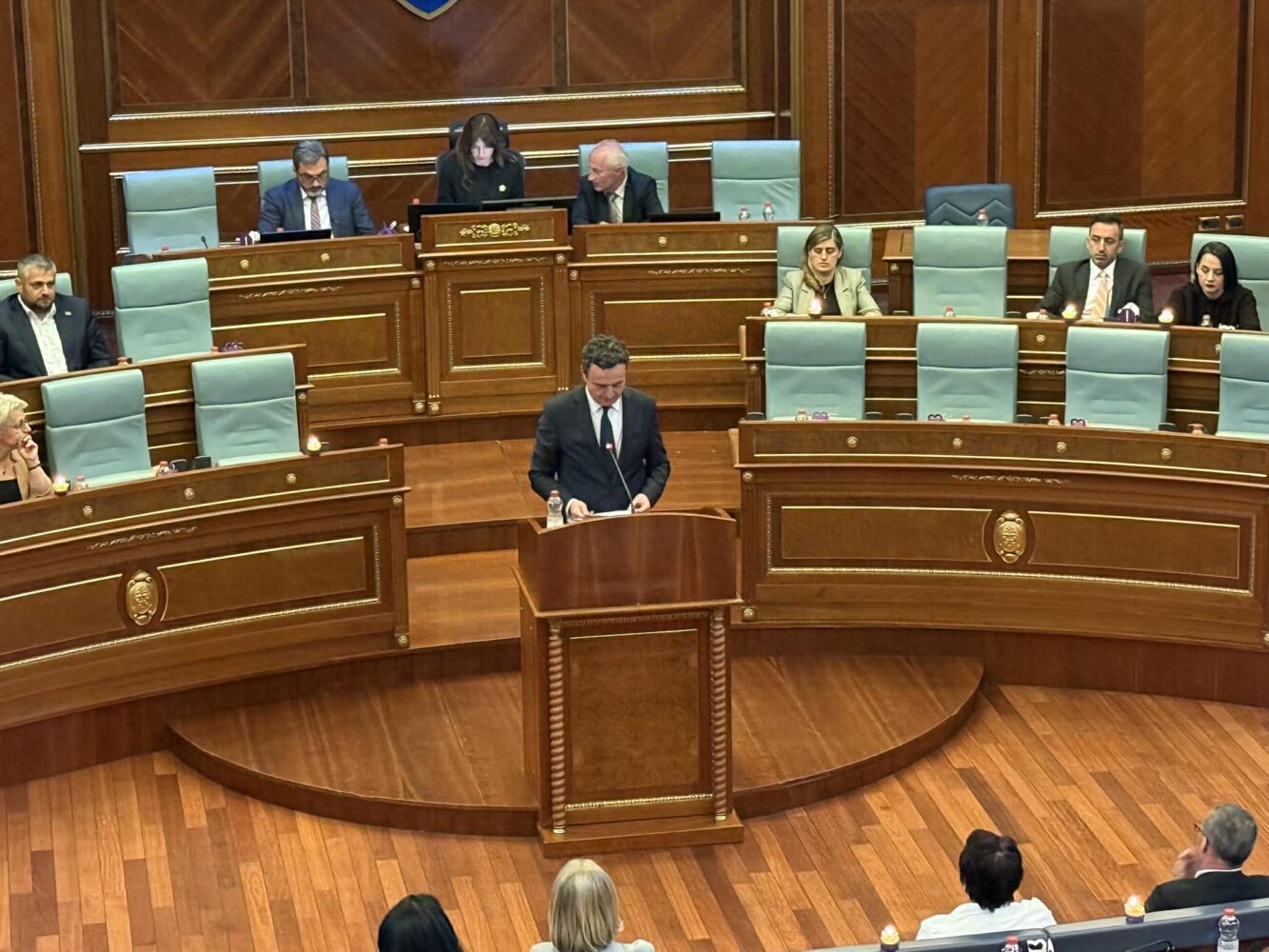 Kurti  Serbia  ende strehë për fshehjen e kriminelëve dhe mohimin e krimit në Kosovë