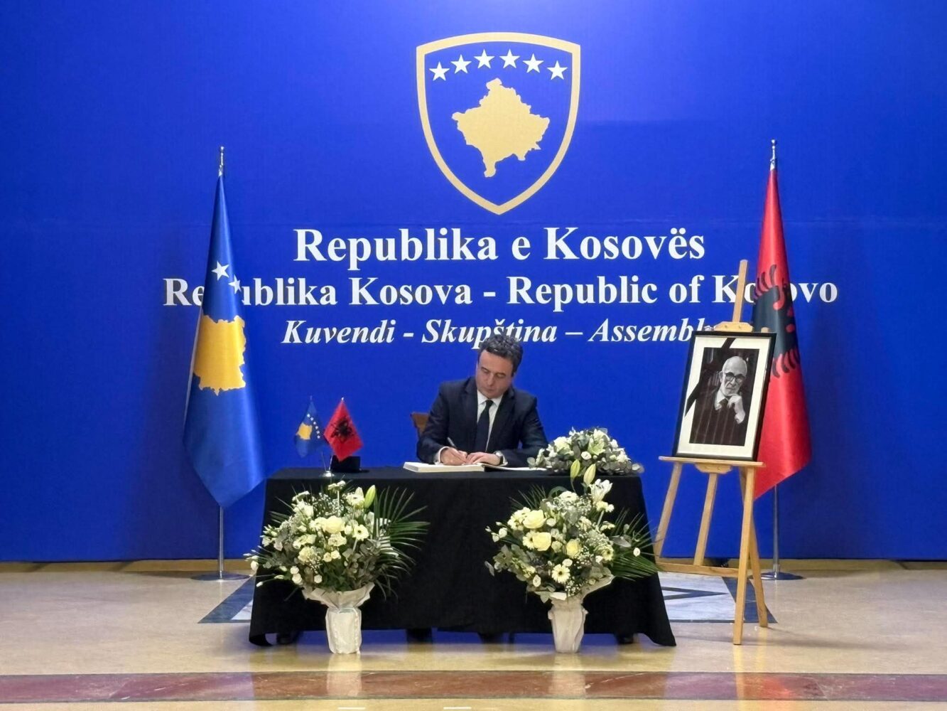 Kurti shkruan në Librin e Zisë për akademikun Rexhep Qosja