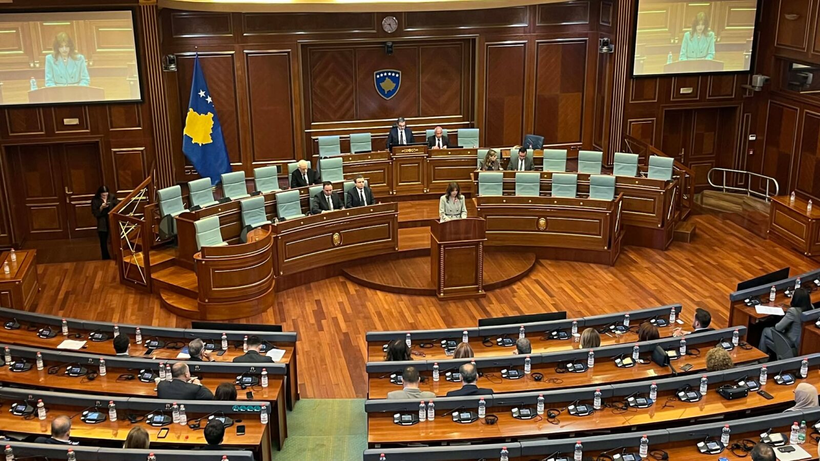 Haxhiu për Qosjen  Jetoi dhe krijoi në një kohë kur shqiptarëve u kërkohej ta dëshmonin të drejtën e tyre politike