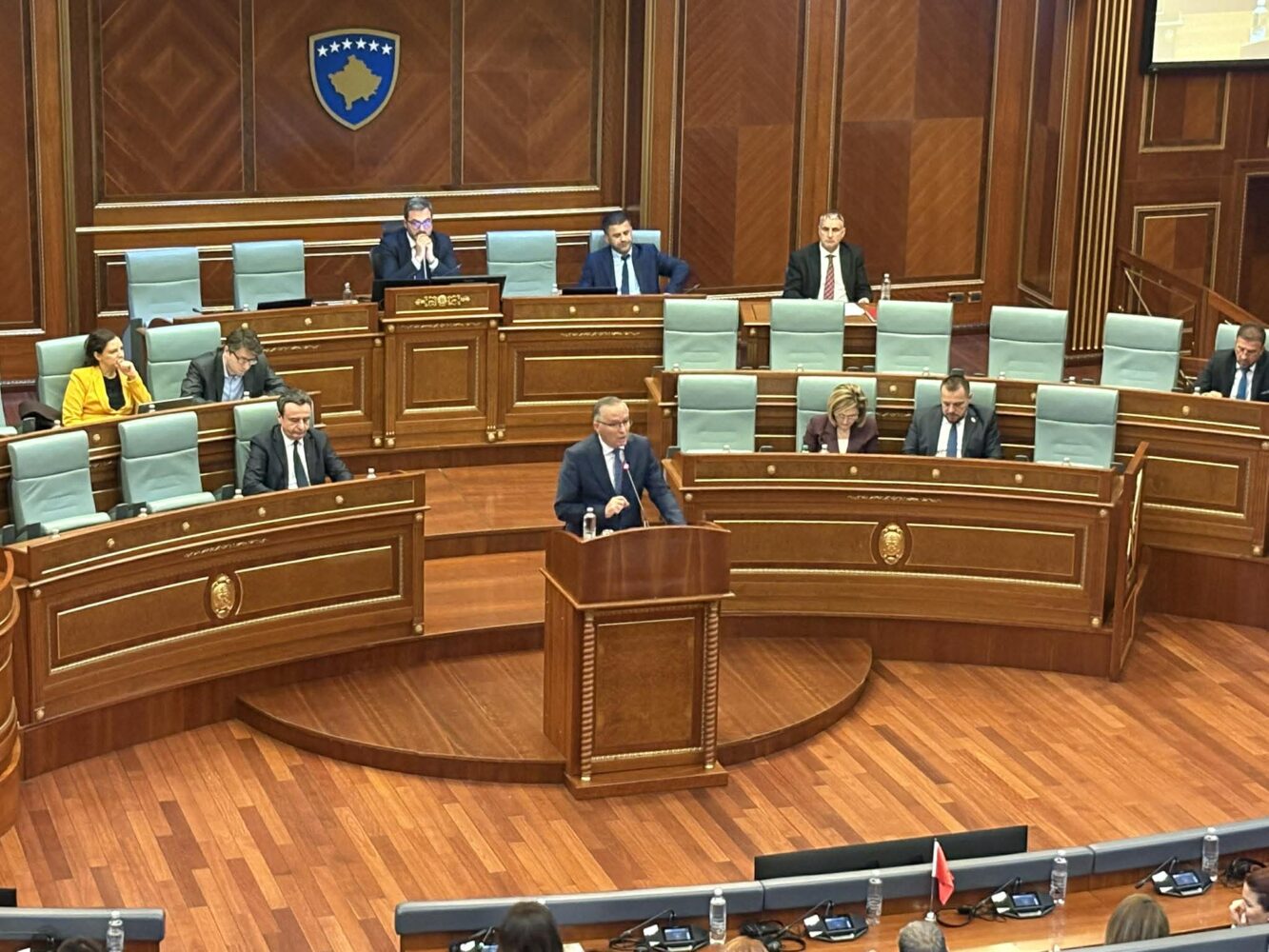 Hamza  Qytetarët po vuajnë nga çmimet e derivateve  qeveria nuk po merr masa efektive