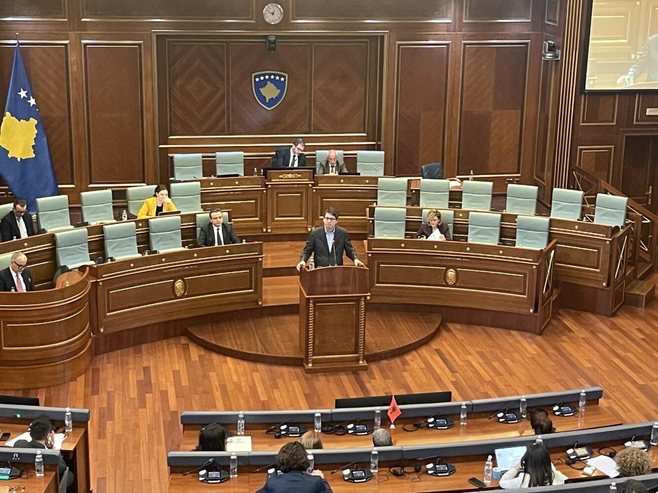 Murati i përgjigjet Hamzës  Rritja ekonomike më 2025 për shkak të ngërçit politik  jo dështimeve të qeverisë