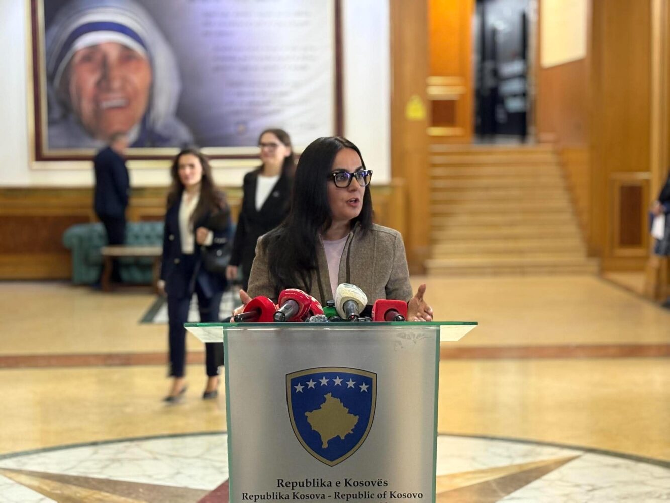 Lushaku Sadriu  Jemi duke shkuar drejt zgjedhjeve  partia më e madhe nuk po prodhon zgjidhje