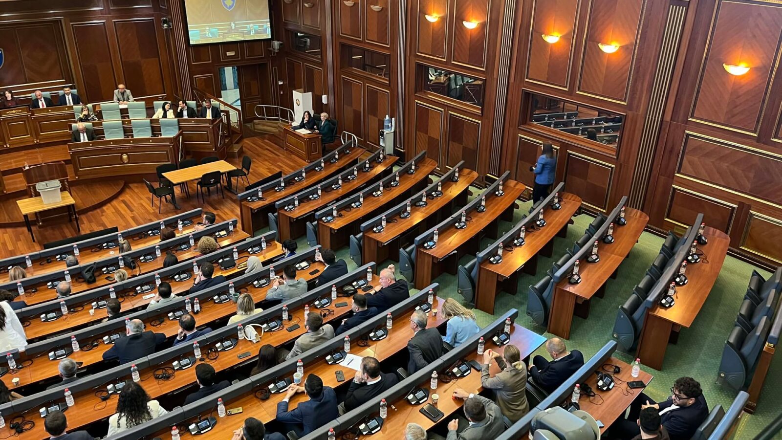 Nis seanca e Kuvendit për zgjedhjen e presidentit  mungon opozita