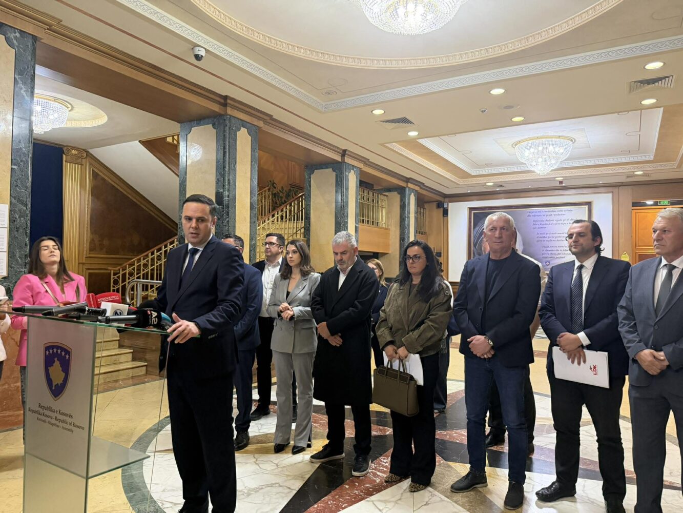 Abdixhiku  Natë e rëndë për Republikën  VV inicioi përmbysjen e rendit kushtetues