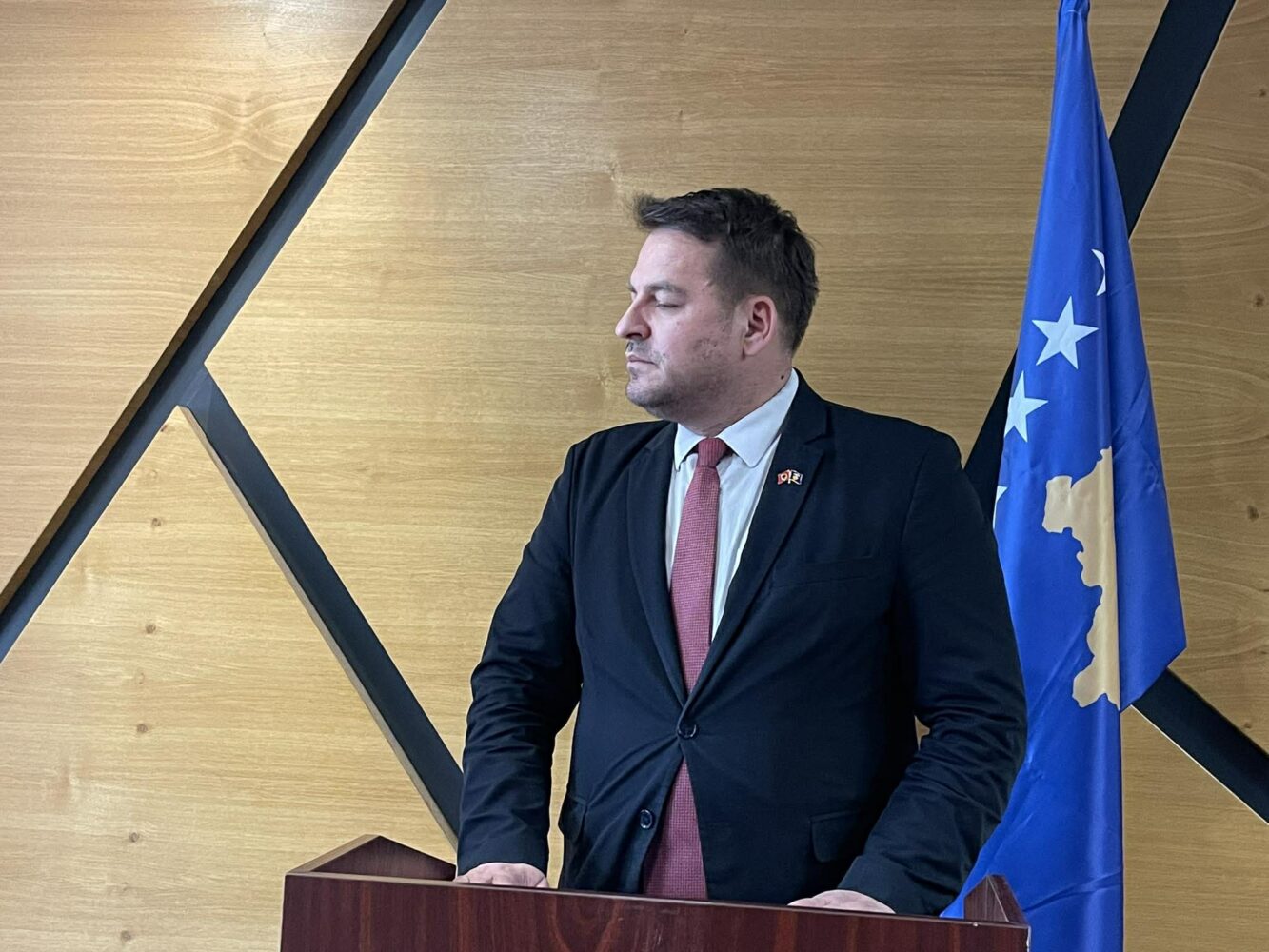 Muja dhe Salla diskutojnë për forcimin e bashkëpunimit Kosovë Shqipëri në bujqësi dhe tregti