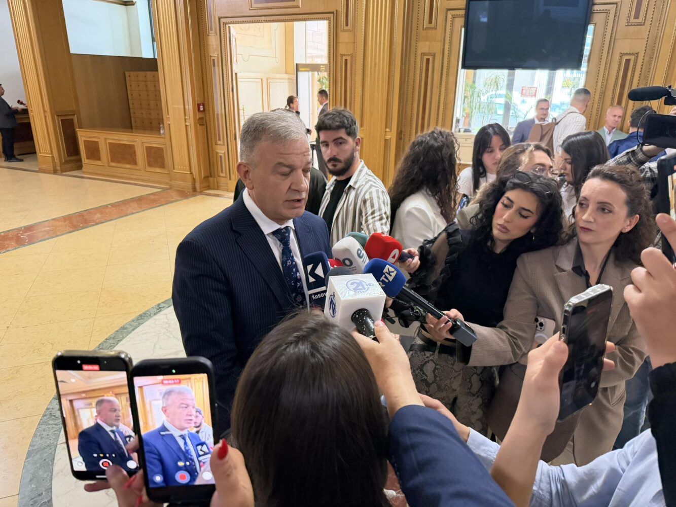 Deputeti Bardiqi kërkon falje për mesazhin  po e zgjedhim karate   e quan sarkazëm