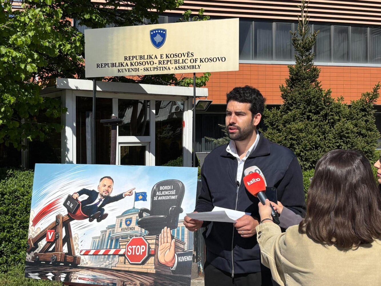 ORCA me aksion simbolik para Kuvendit  Hoxha  Pavarësia e AKA së të mbrohet me çdo kusht