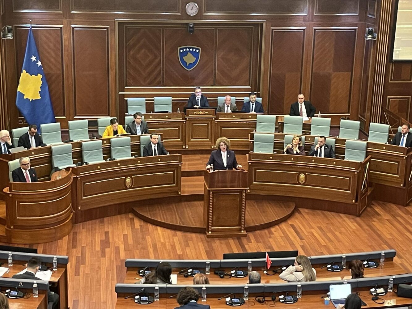 Çmimet e derivateve të naftës  Hajdari  Qeveria ka ndërhyrë aty ku duhej  propozimi i opozitës për TVSH në dhe akcizën pa plan konkret