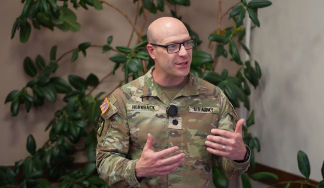 Ushtaraku amerikan për tryezën e dialogut ndërfetar  Mesazh i rëndësishëm jo vetëm për Kosovën  por edhe për botën