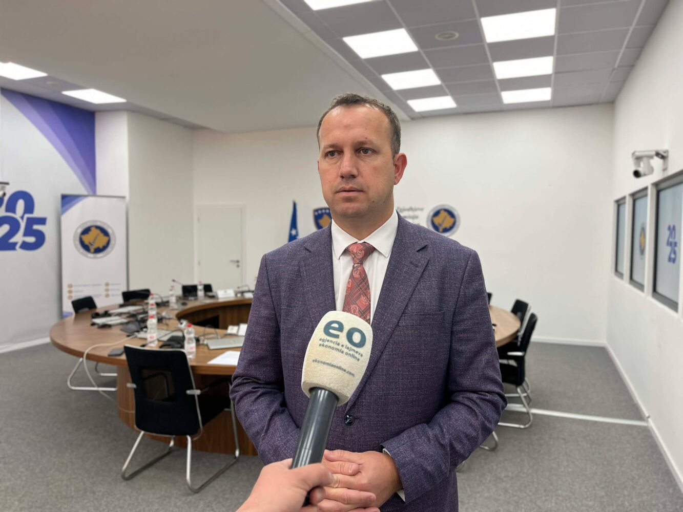 KQZ  Më 6 maj fillon regjistrimi i votuesve jashtë Kosovës për votim me postë dhe në përfaqësi diplomatike