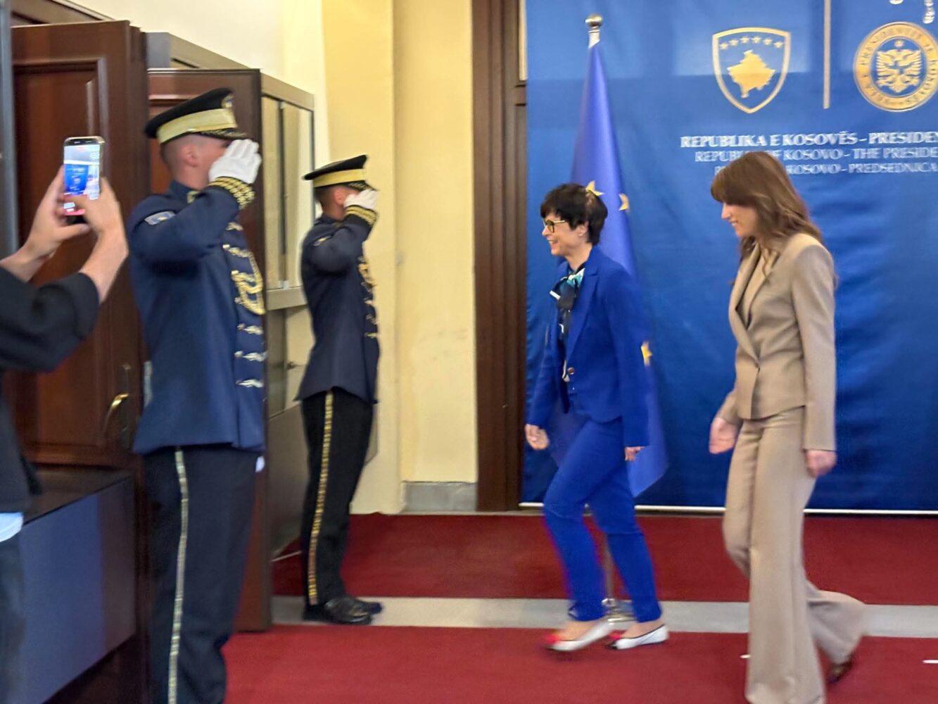 Haxhiu pret në takim komisioneren për Zgjerim të BE së  Marta Kos