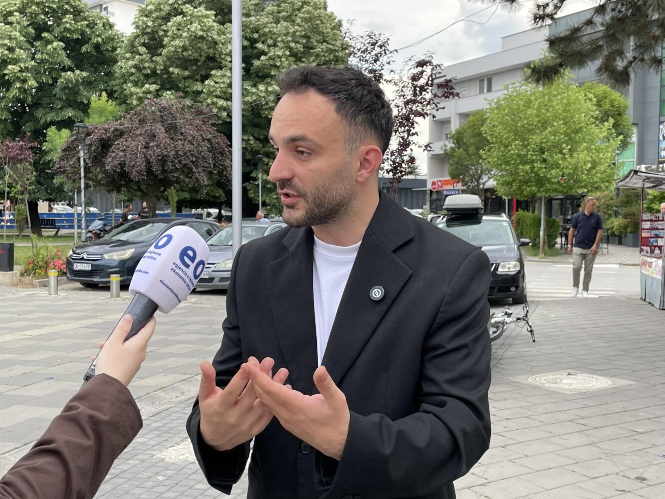  Kosova po zbrazet   Guri rendit arsyet pse të rinjtë po largohen nga Kosova
