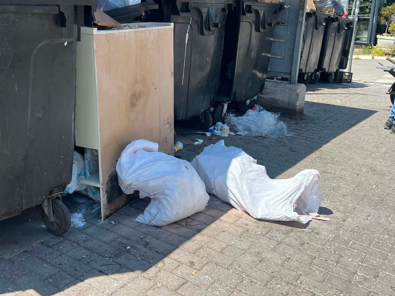 Komuna e Prishtinës paralajmëron 300 euro gjobë për ata që hedhin mbeturina vëllimore