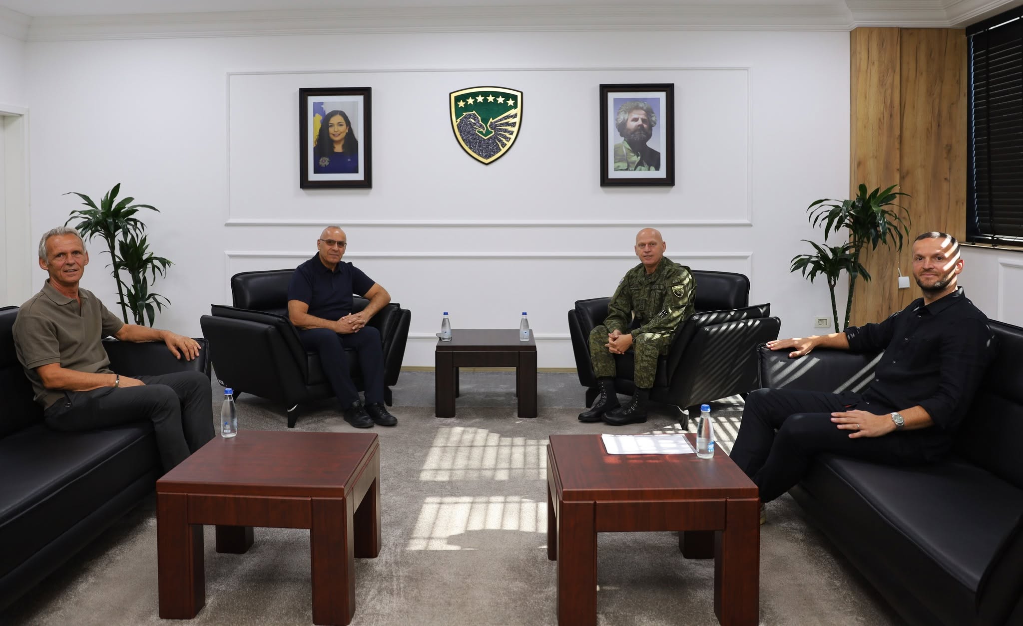 FSK dhuron donacion prej 50 kontejnerësh për Federatën e Futbollit të Kosovës