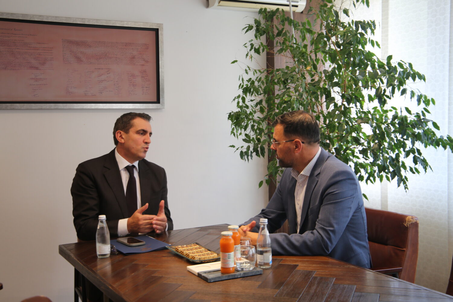 Kryeprokurori i Shtetit dhe drejtori i ATK së diskutojnë për thellimin e bashkëpunimit ndërinstitucional
